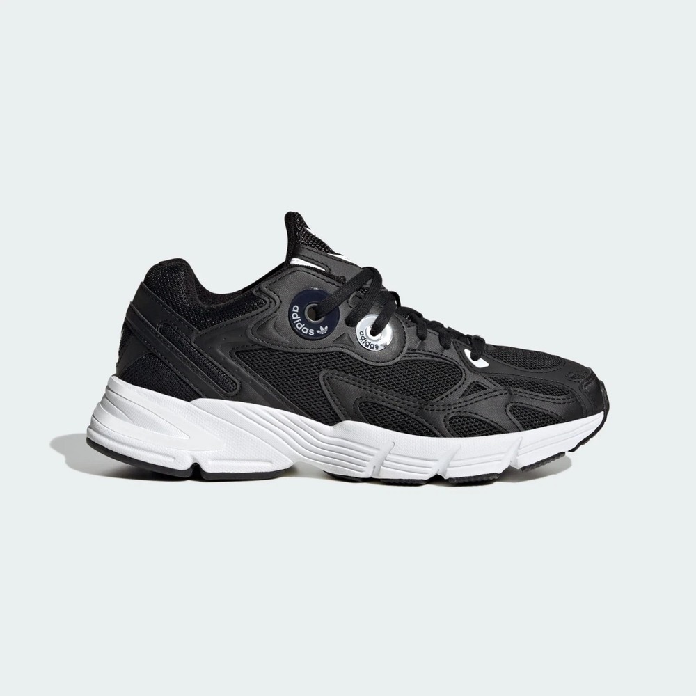 Adidas Astir Womens Size 5 Sneakers Running Shoes Core Black/White IE9886  NEW